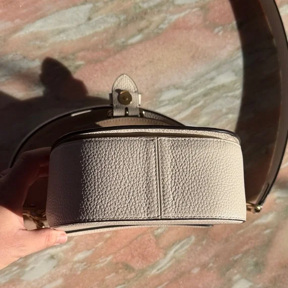 Coach EUC Off-White Leather shoulder & Crossbody Bag - Picture 4 of 16